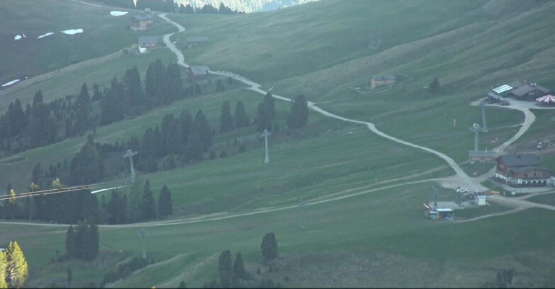 Webcam Pampeago  - Predazzo -  Obereggen - Mountain huts Zisch and Genischer