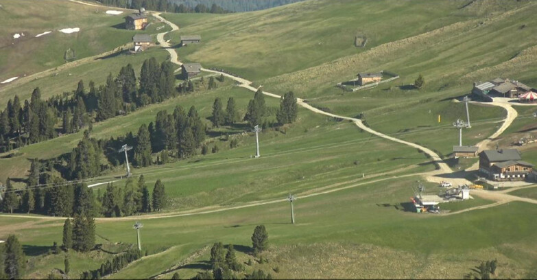 Webcam Pampeago  - Predazzo -  Obereggen - Mountain huts Zisch and Genischer