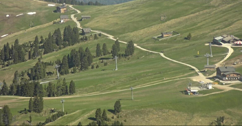 Webcam Pampeago  - Predazzo -  Obereggen - Mountain huts Zisch and Genischer