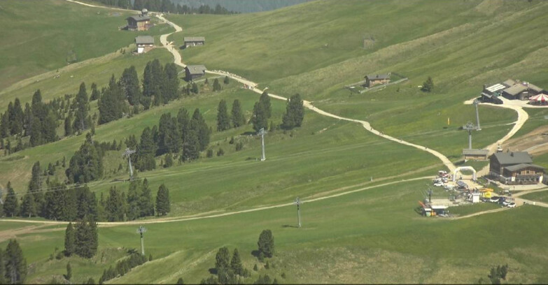 Webcam Pampeago  - Predazzo -  Obereggen - Mountain huts Zischg and Ganischger