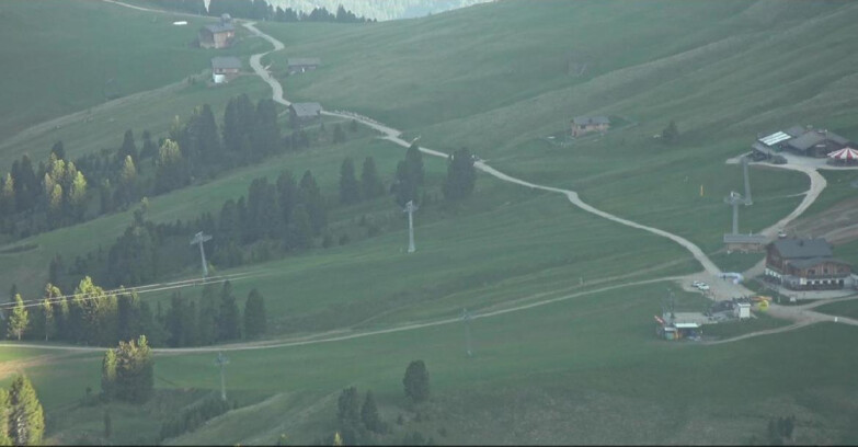 Webcam Pampeago  - Predazzo -  Obereggen - Mountain huts Zischg and Ganischger
