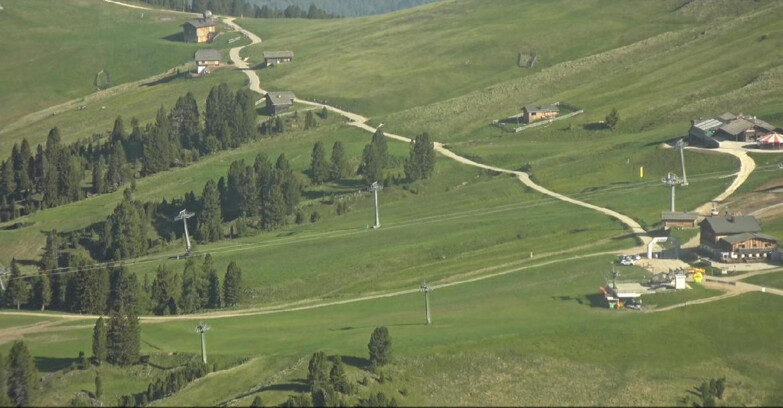 Webcam Pampeago  - Predazzo -  Obereggen - Mountain huts Zischg and Ganischger