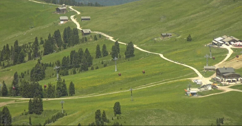 Webcam Pampeago  - Predazzo -  Obereggen - Mountain huts Zisch and Genischer