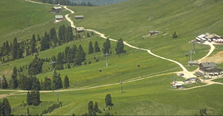 Webcam Pampeago  - Predazzo -  Obereggen - Mountain huts Zisch and Genischer