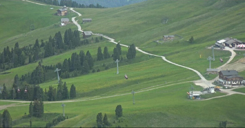 Webcam Pampeago  - Predazzo -  Obereggen - Mountain huts Zisch and Genischer