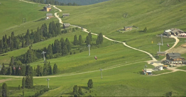 Webcam Pampeago  - Predazzo -  Obereggen - Mountain huts Zisch and Genischer