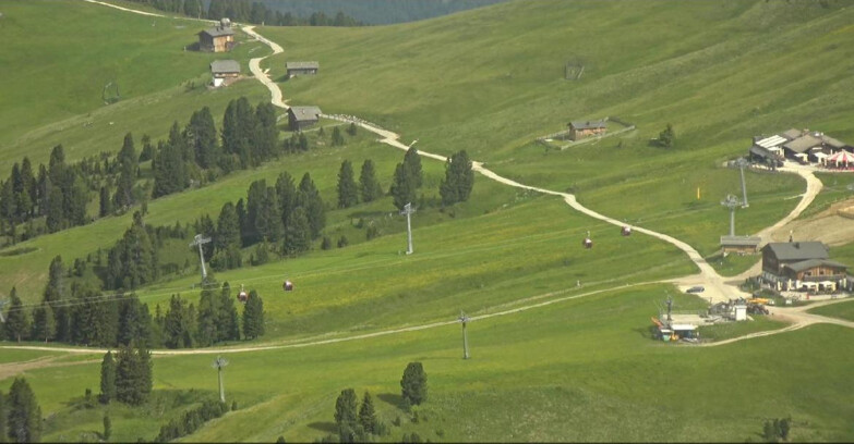 Webcam Pampeago  - Predazzo -  Obereggen - Mountain huts Zisch and Genischer