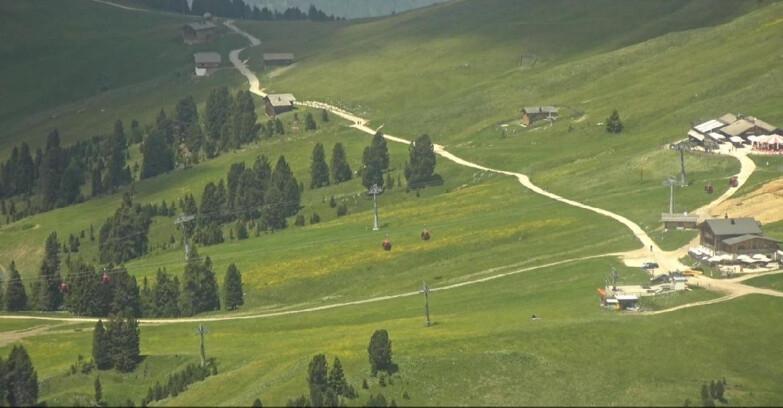 Webcam Pampeago  - Predazzo -  Obereggen - Mountain huts Zisch and Genischer
