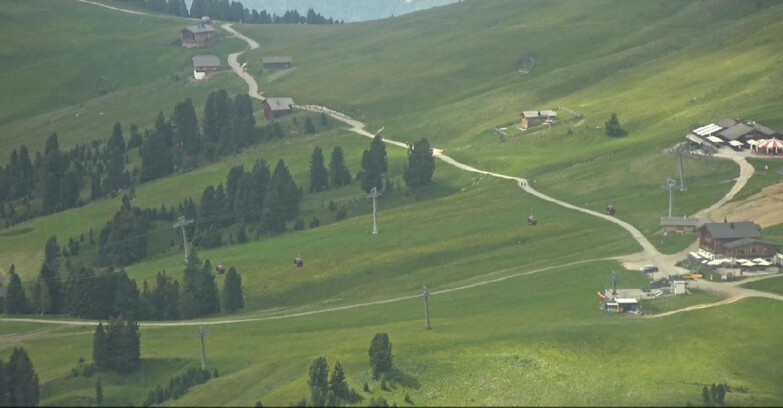 Webcam Pampeago  - Predazzo -  Obereggen - Mountain huts Zisch and Genischer