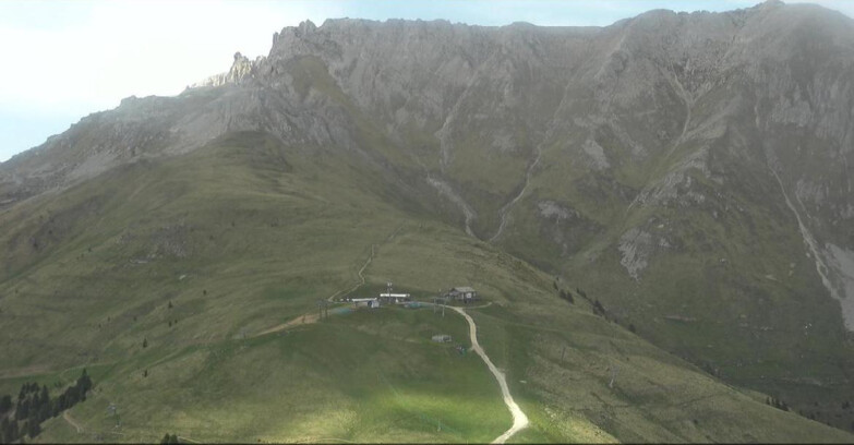 Webcam Pampeago  - Predazzo -  Obereggen - Mountain hut Passo Feudo