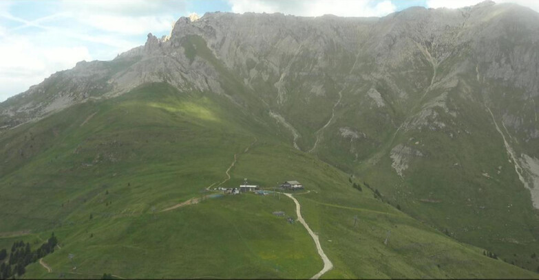 Webcam Pampeago  - Predazzo -  Obereggen - Mountain hut Passo Feudo