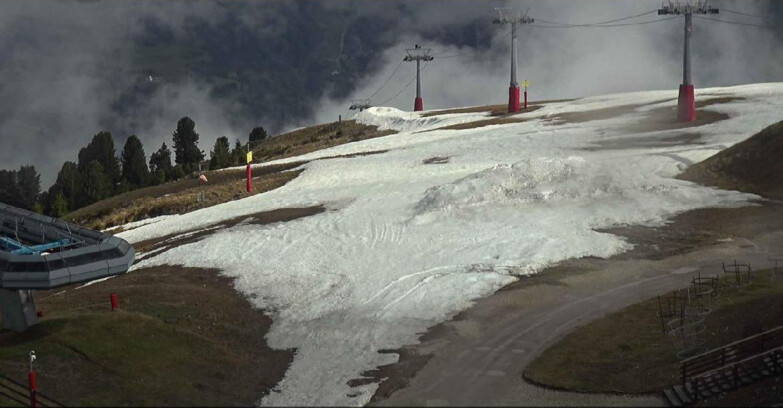 Webcam Альпе-Чермис  - Chairlift and slope Lagorai
