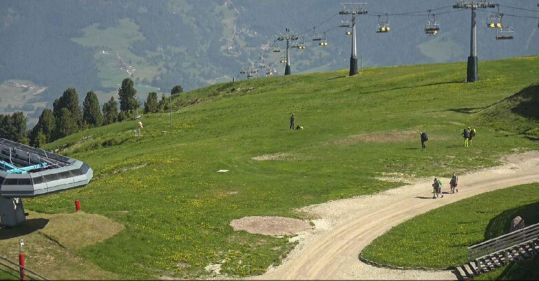 Webcam Альпе-Чермис  - Chairlift and slope Lagorai