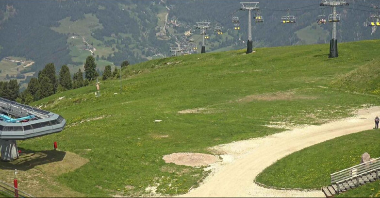 Webcam Альпе-Чермис  - Chairlift and slope Lagorai