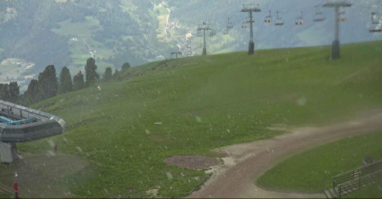 Webcam Альпе-Чермис  - Chairlift and slope Lagorai