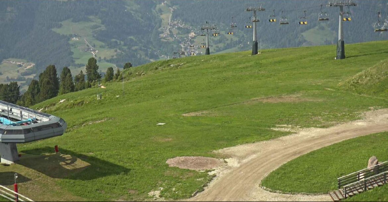 Webcam Альпе-Чермис  - Chairlift and slope Lagorai