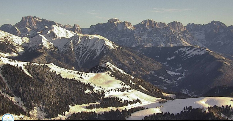 Webcam Passo Brocon-Marande - Brocon Pass and Pale di S.Martino 