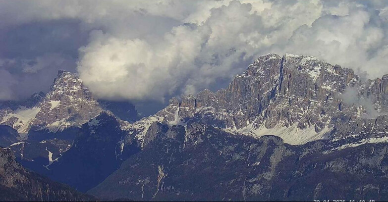 Webcam Пассо Сан-Пеллегрино-Фалькаде  - Pelmo e Civetta