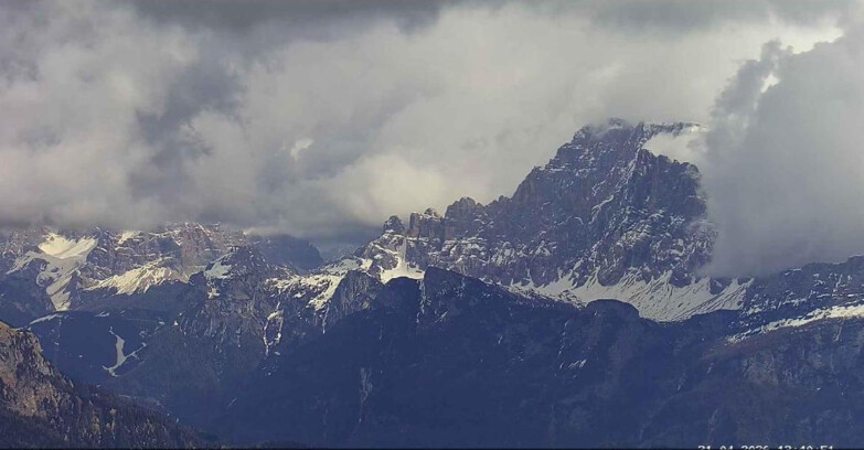 Webcam Passo San Pellegrino-Falcade - Pelmo e Civetta