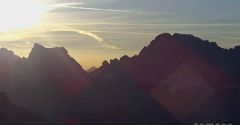 Webcam Passo San Pellegrino-Falcade  - Pelmo e Civetta