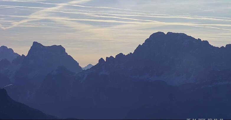 Webcam Passo San Pellegrino-Falcade  - Pelmo e Civetta