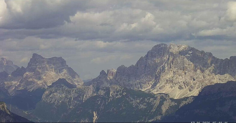 Webcam Passo San Pellegrino-Falcade  - Pelmo e Civetta