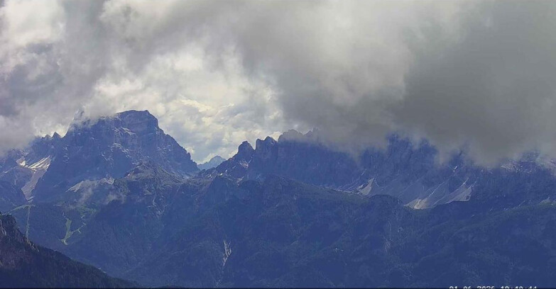 Webcam Passo San Pellegrino-Falcade - Pelmo e Civetta