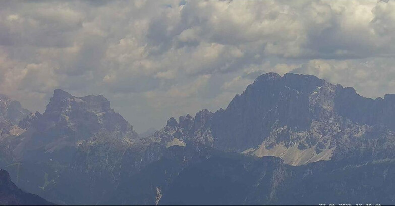 Webcam Passo San Pellegrino-Falcade  - Pelmo e Civetta