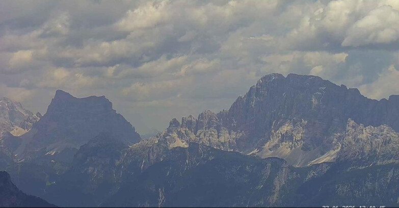 Webcam Passo San Pellegrino-Falcade  - Pelmo e Civetta
