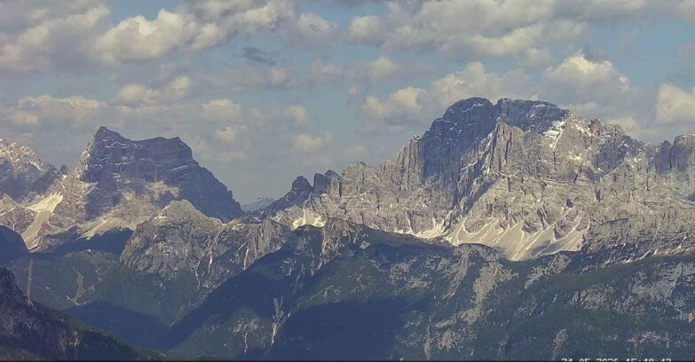 Webcam Passo San Pellegrino-Falcade  - Pelmo