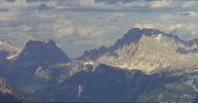 Webcam Passo San Pellegrino-Falcade  - Pelmo