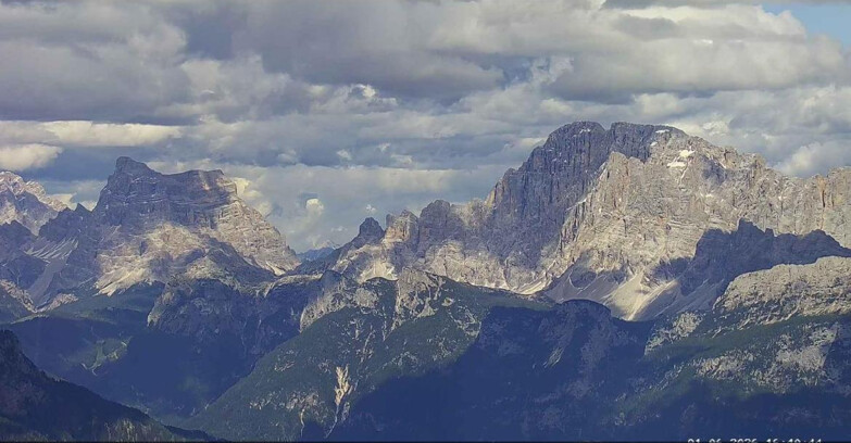 Webcam Passo San Pellegrino-Falcade - Pelmo