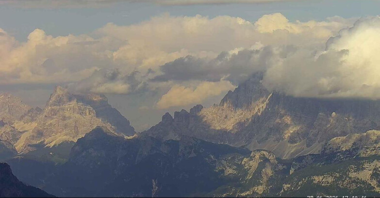 Webcam Passo San Pellegrino-Falcade  - Pelmo