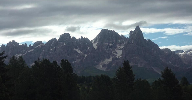 Webcam Bellamonte-Alpe Lusia - Pale di San Martino
