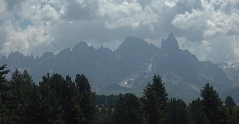Webcam Bellamonte-Alpe Lusia  - Pale di San Martino
