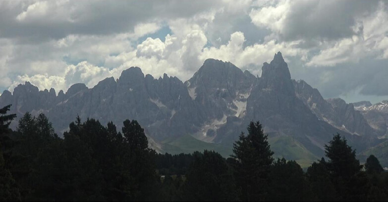 Webcam Bellamonte-Alpe Lusia - Pale di San Martino