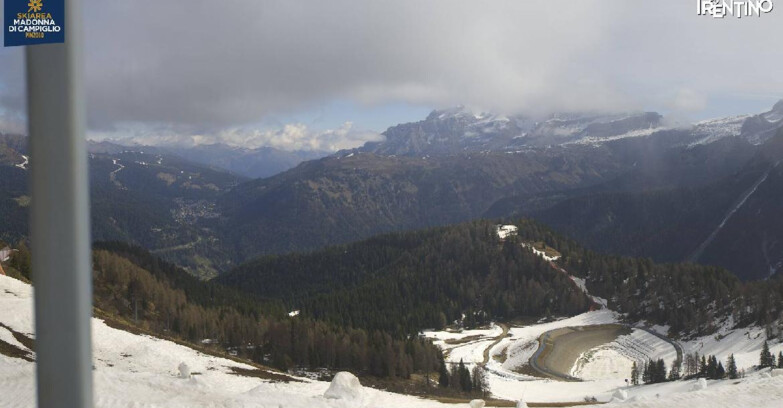 Webcam Pinzolo - Rifugio Doss del Sabion - 2100m
