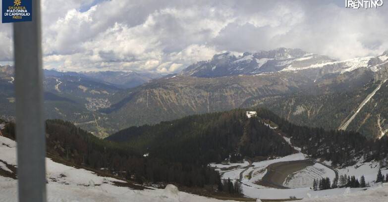 Webcam Pinzolo - Rifugio Doss del Sabion - 2100m
