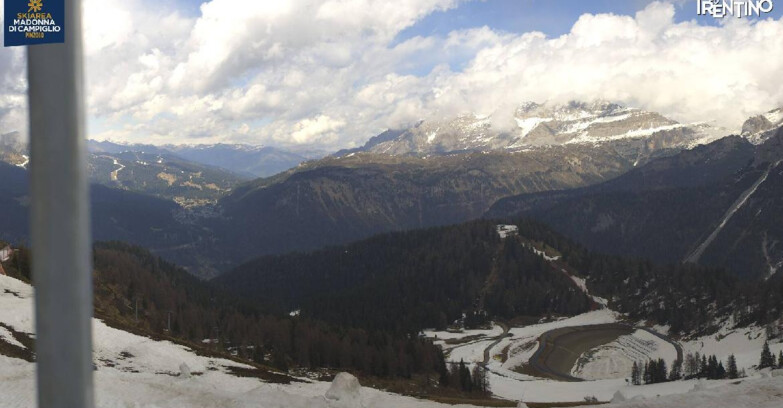 Webcam Pinzolo - Rifugio Doss del Sabion - 2100m