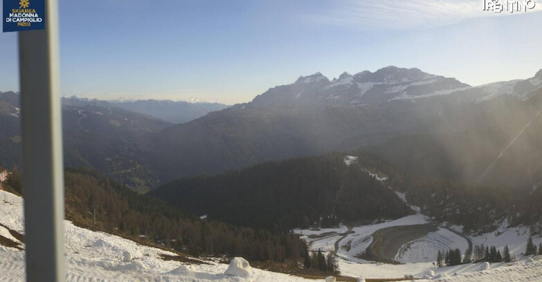 Webcam Pinzolo - Rifugio Doss del Sabion - 2100m