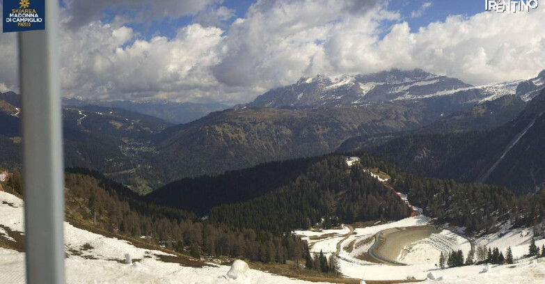 Webcam Pinzolo - Rifugio Doss del Sabion - 2100m