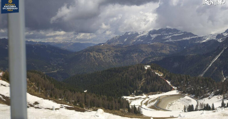 Webcam Pinzolo - Rifugio Doss del Sabion - 2100m