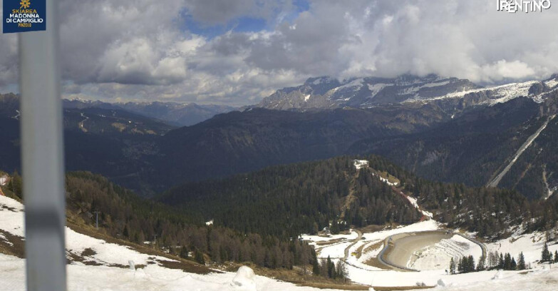Webcam Pinzolo - Rifugio Doss del Sabion - 2100m