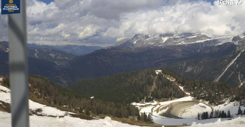 Webcam Pinzolo - Rifugio Doss del Sabion - 2100m