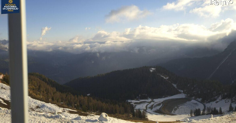 Webcam Pinzolo - Rifugio Doss del Sabion - 2100m