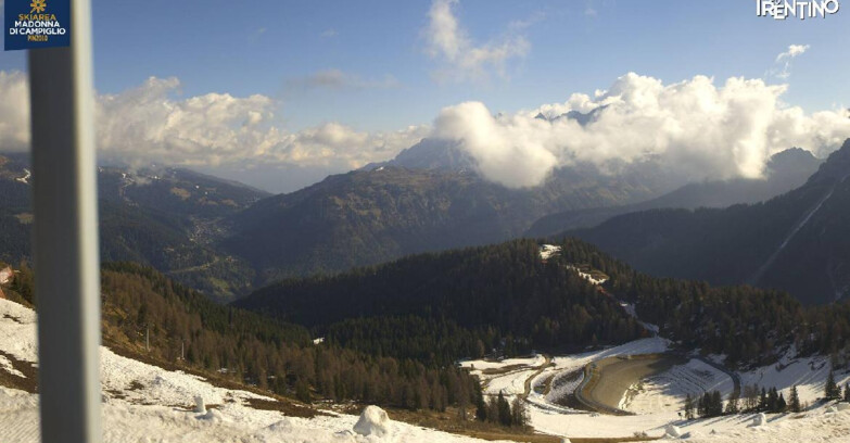 Webcam Pinzolo - Rifugio Doss del Sabion - 2100m