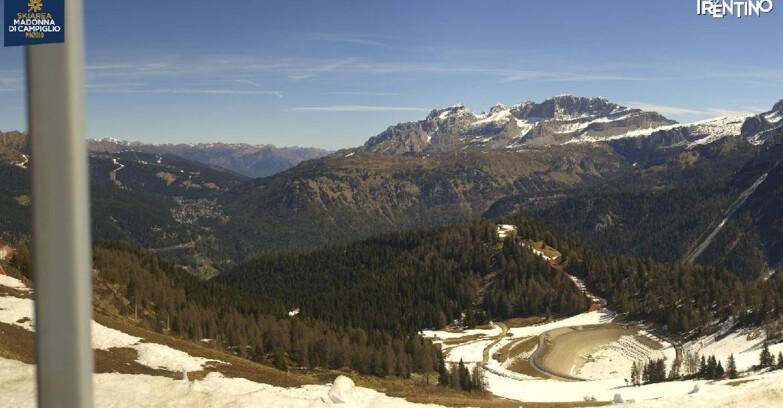 Webcam Pinzolo - Rifugio Doss del Sabion - 2100m