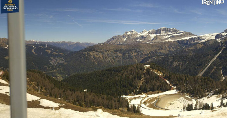 Webcam Pinzolo - Rifugio Doss del Sabion - 2100m
