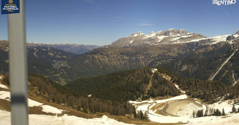 Webcam Pinzolo - Rifugio Doss del Sabion - 2100m