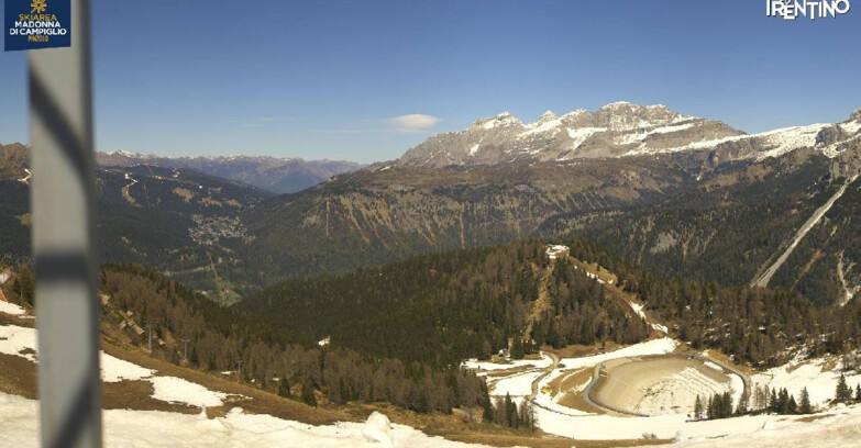 Webcam Pinzolo - Rifugio Doss del Sabion - 2100m